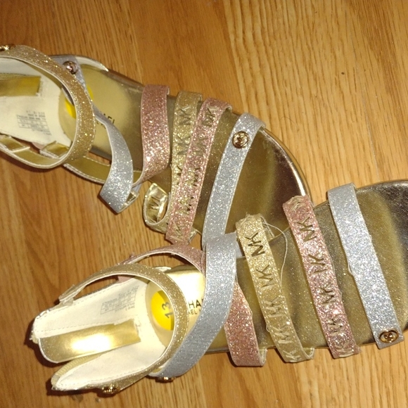 Sandals - Picture 2 of 2